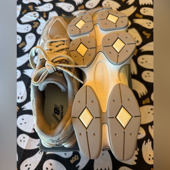 New Balance 9060 Arid Stone Mushroom Sneakers - Picture 5 of 11